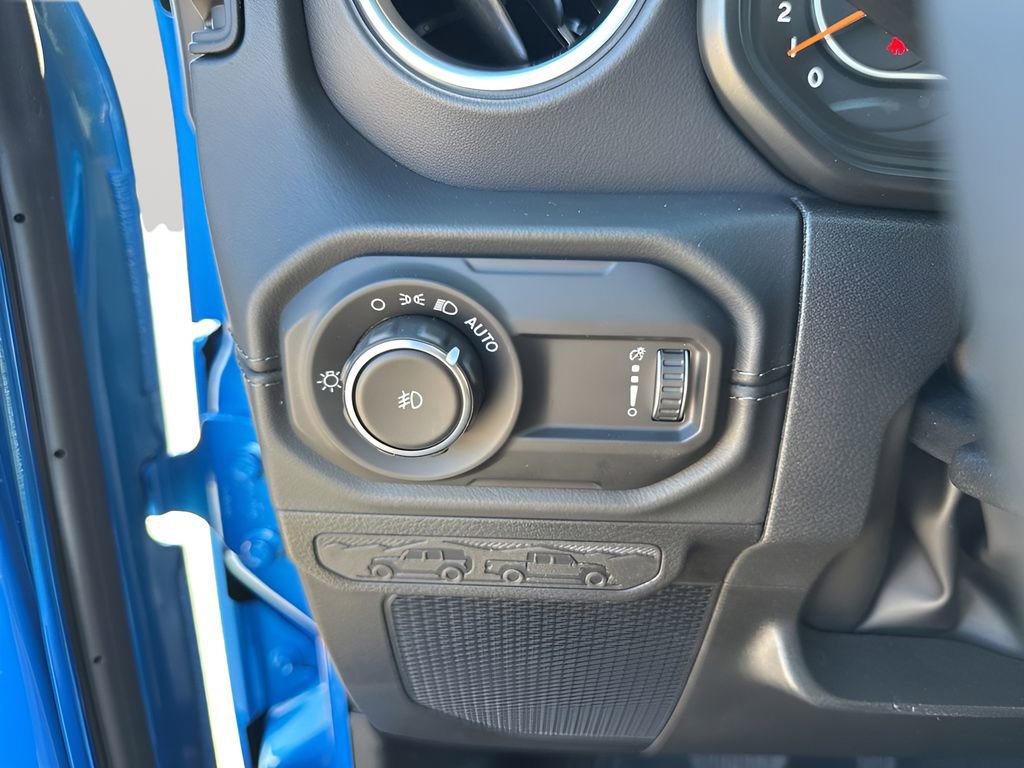 New 2026 Jeep Wrangler Unlimited Sahara AWD/4WD image 34