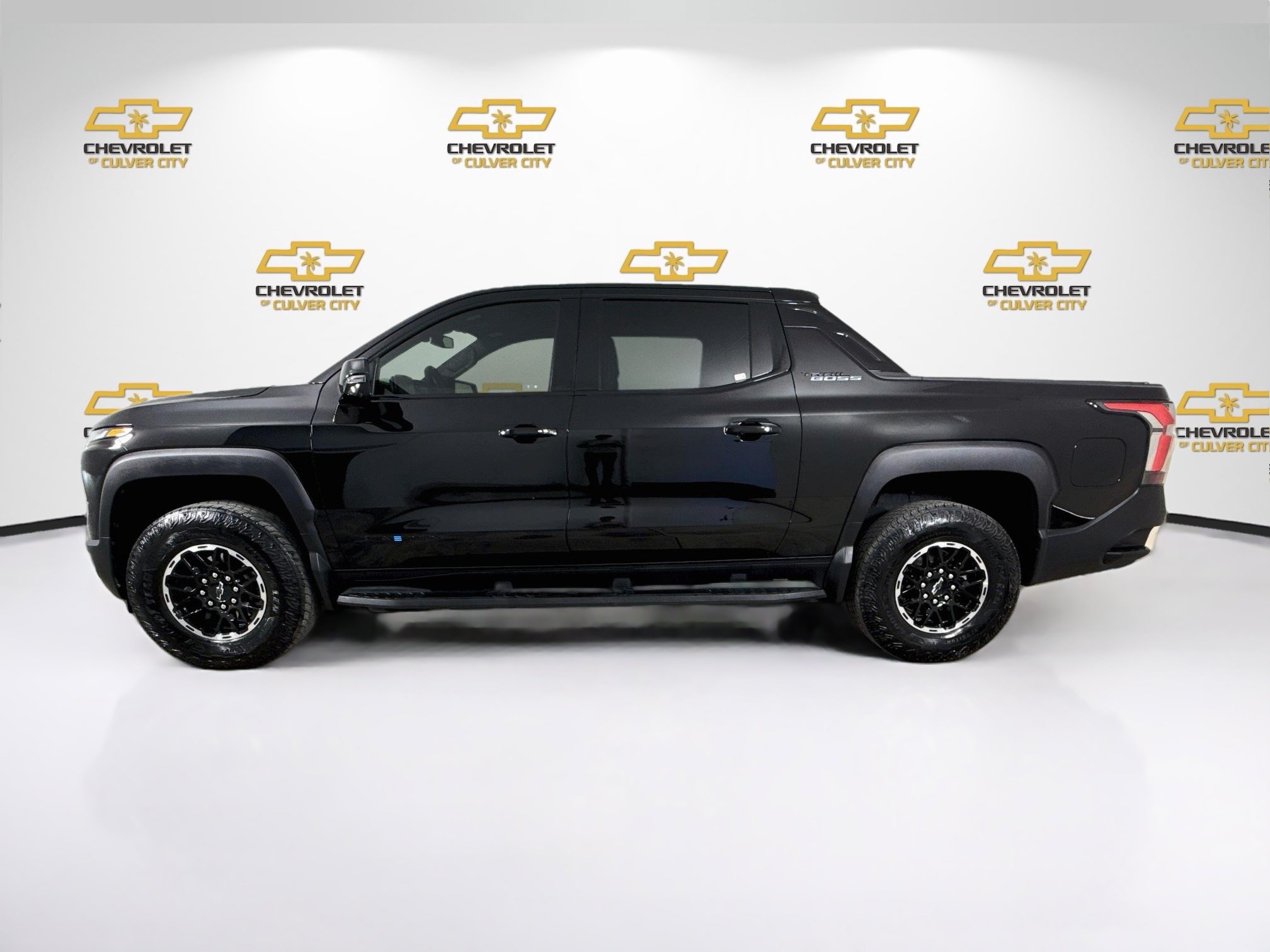 Used 2026 Chevrolet Silverado EV Trail Boss w/ Plus Package AWD/4WD image 5