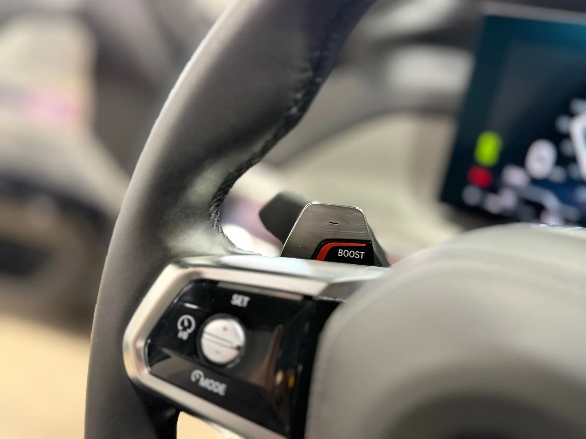 Used 2024 BMW 760i xDrive image 28