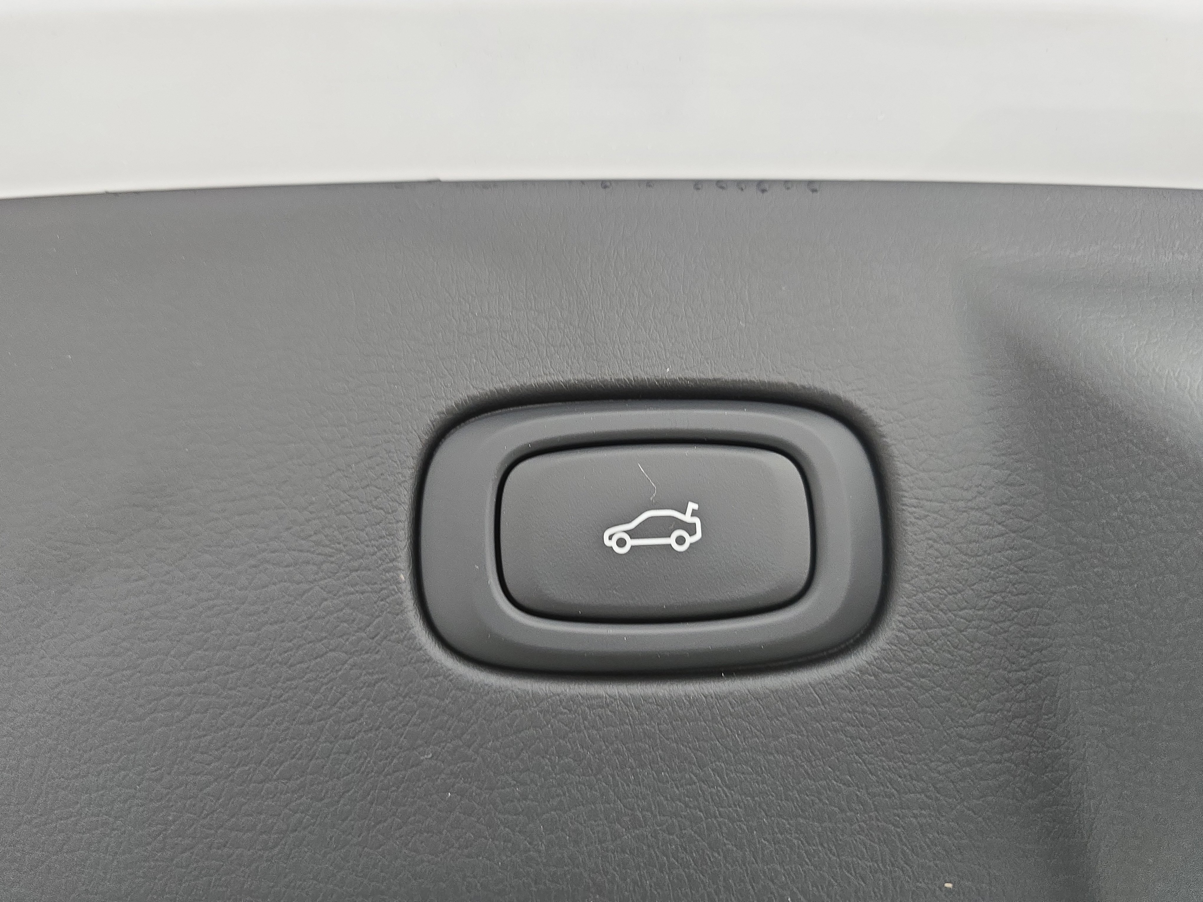 New 2025 VinFast VF 8 Plus image 13