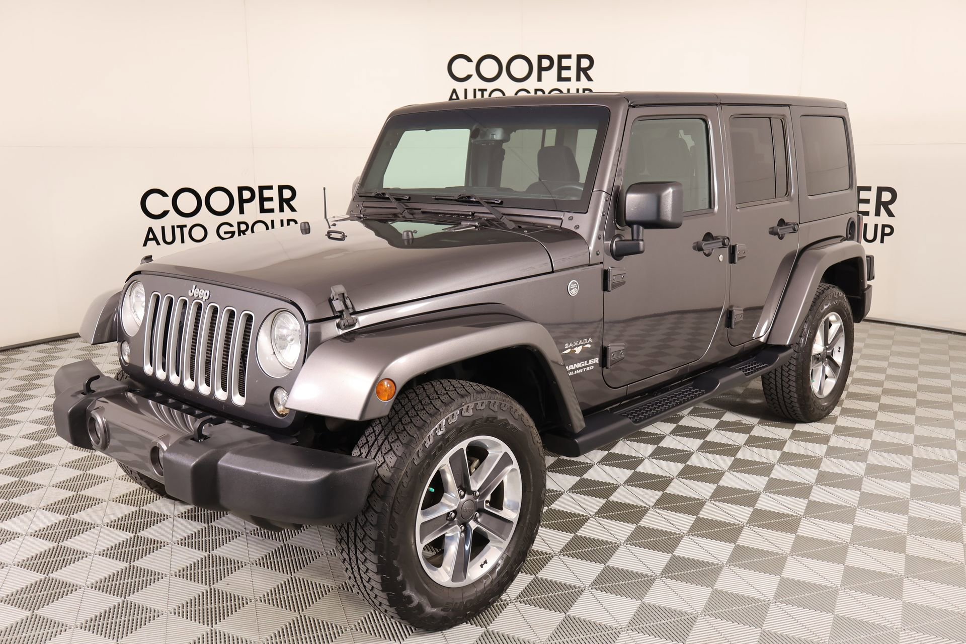 Used 2016 Jeep Wrangler Unlimited Sahara w/ Max Tow Package image 9