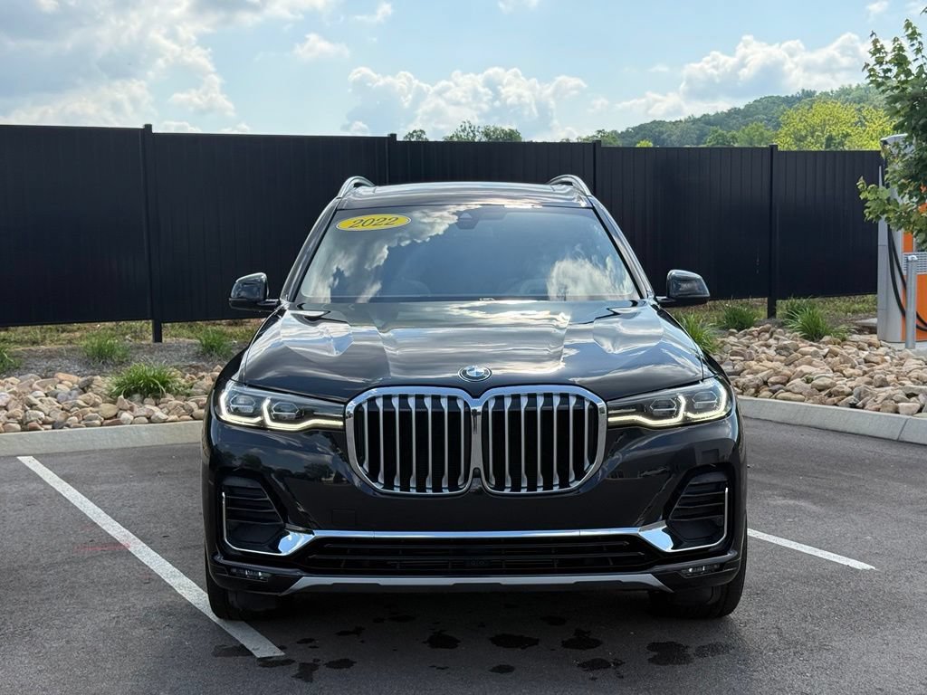Used 2022 BMW X7 xDrive40i w/ Premium Package AWD/4WD image 2
