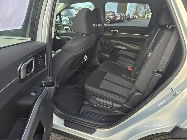 New 2026 Kia Sorento LX image 18
