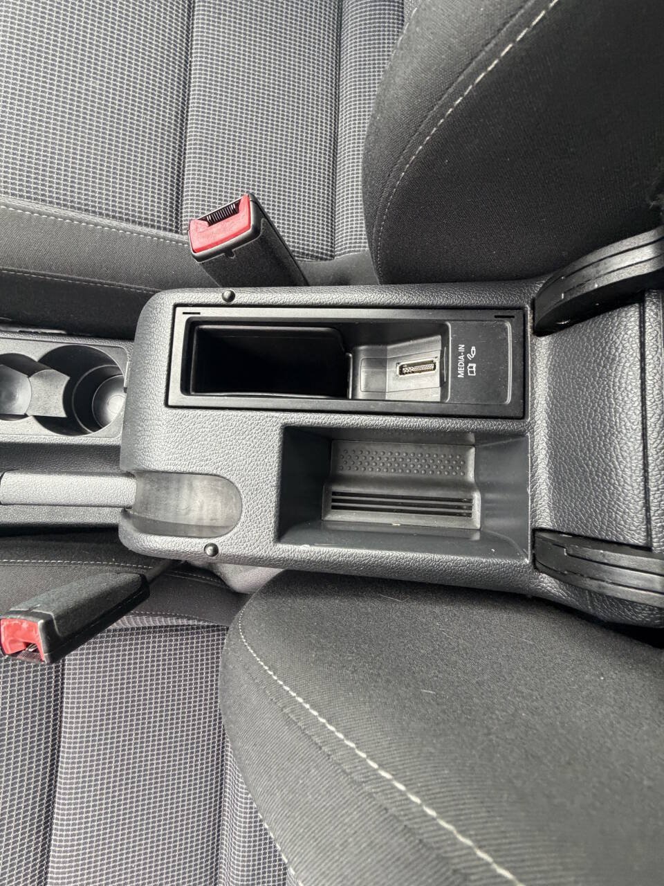 Used 2014 Volkswagen Golf 4-Door FWD image 36
