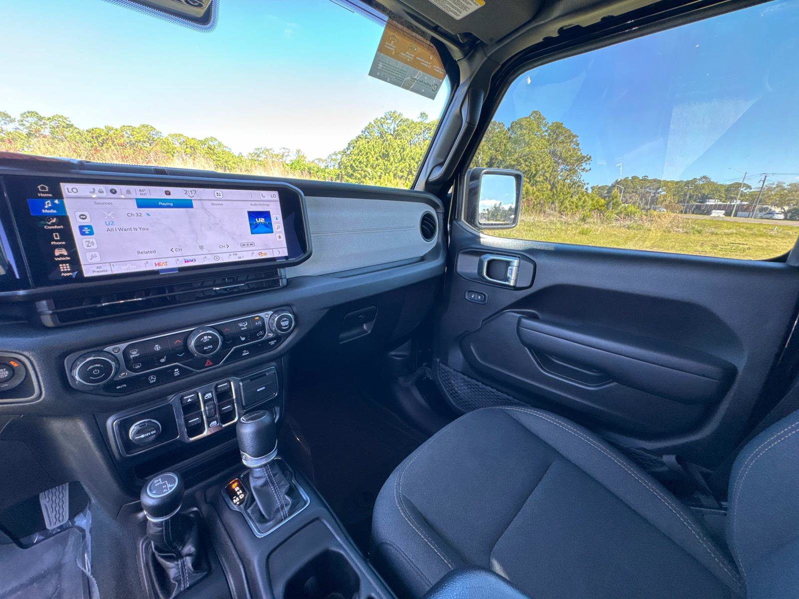 Certified 2024 Jeep Gladiator Sport AWD/4WD image 27