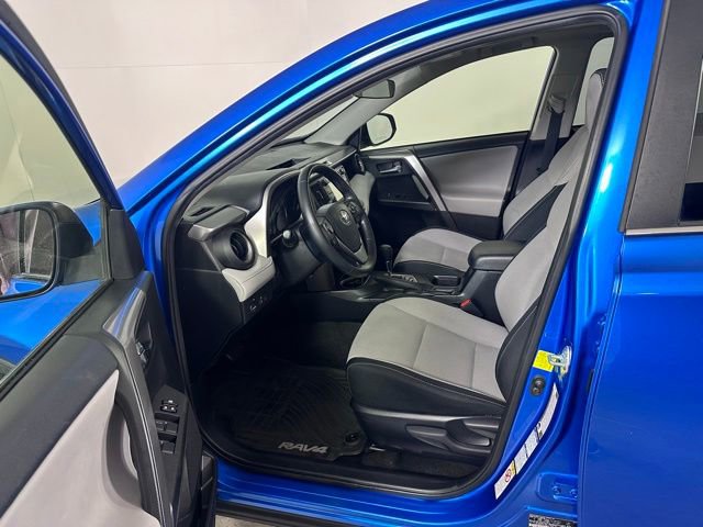 Used 2017 Toyota RAV4 XLE AWD/4WD image 18