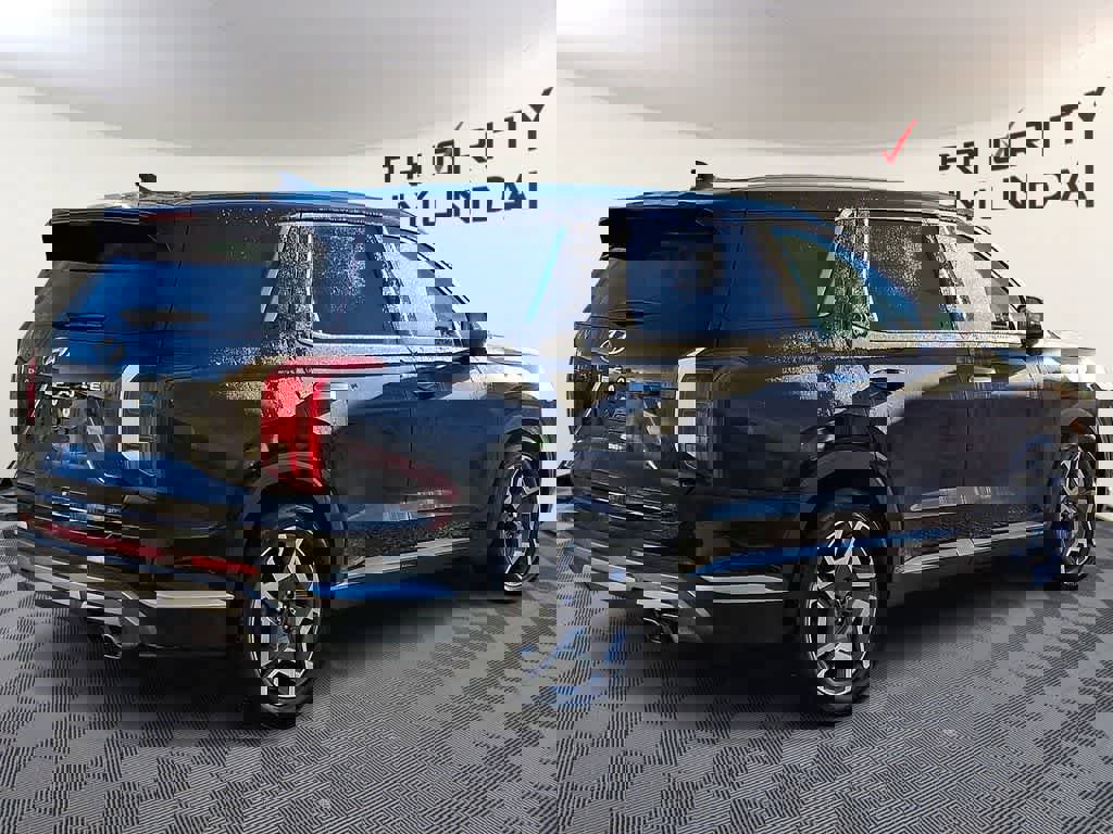 Used 2024 Hyundai Palisade Limited image 4