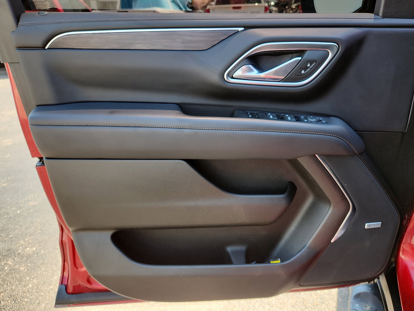 Used 2024 Chevrolet Tahoe Z71 w/ Luxury Package image 11