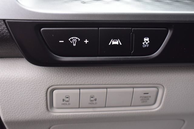 Certified 2024 Kia Carnival LX image 22