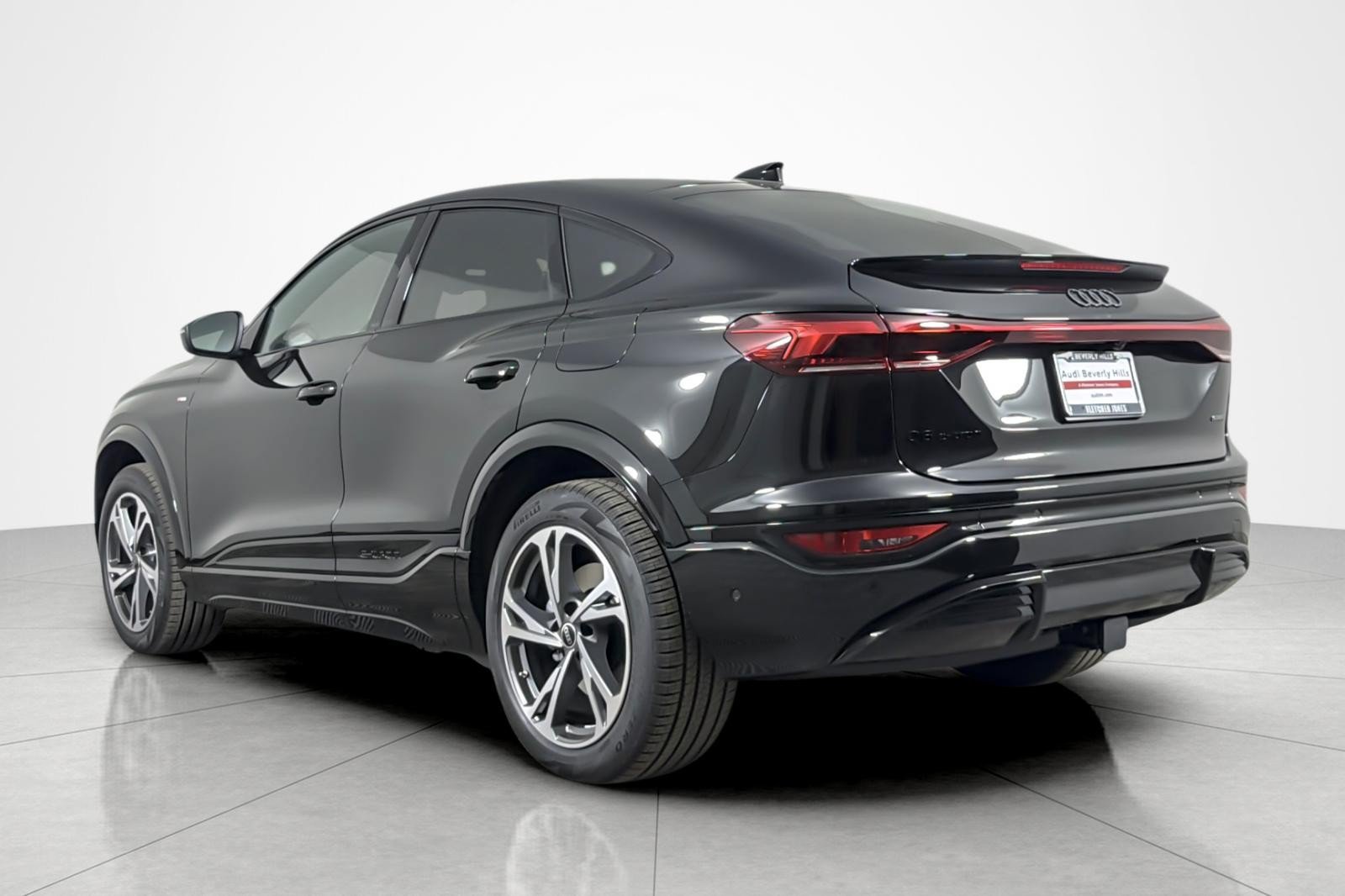 New 2027 Audi Q6 e-tron Premium Plus AWD/4WD image 4