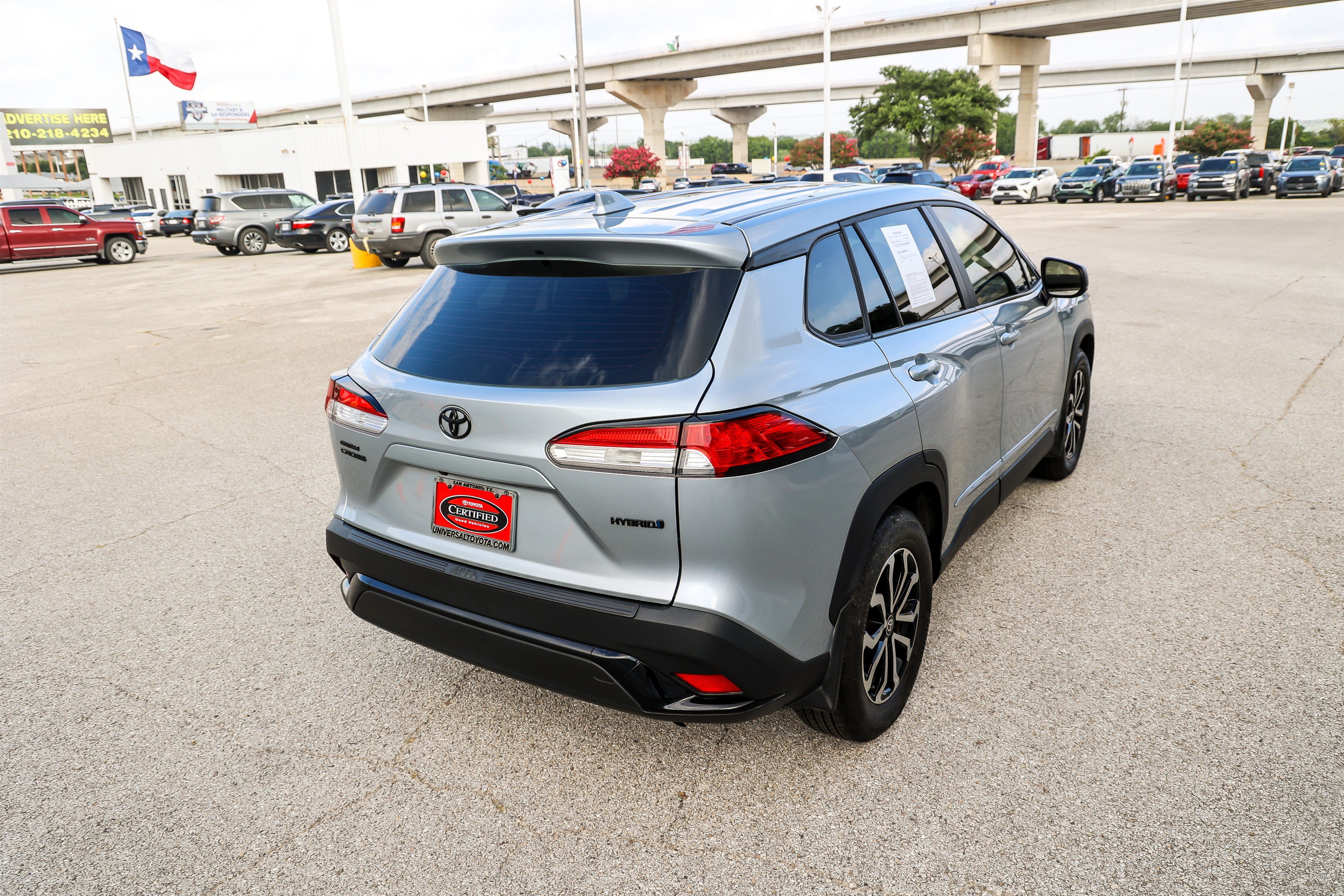 Used 2024 Toyota Corolla Cross AWD Hybrid image 7