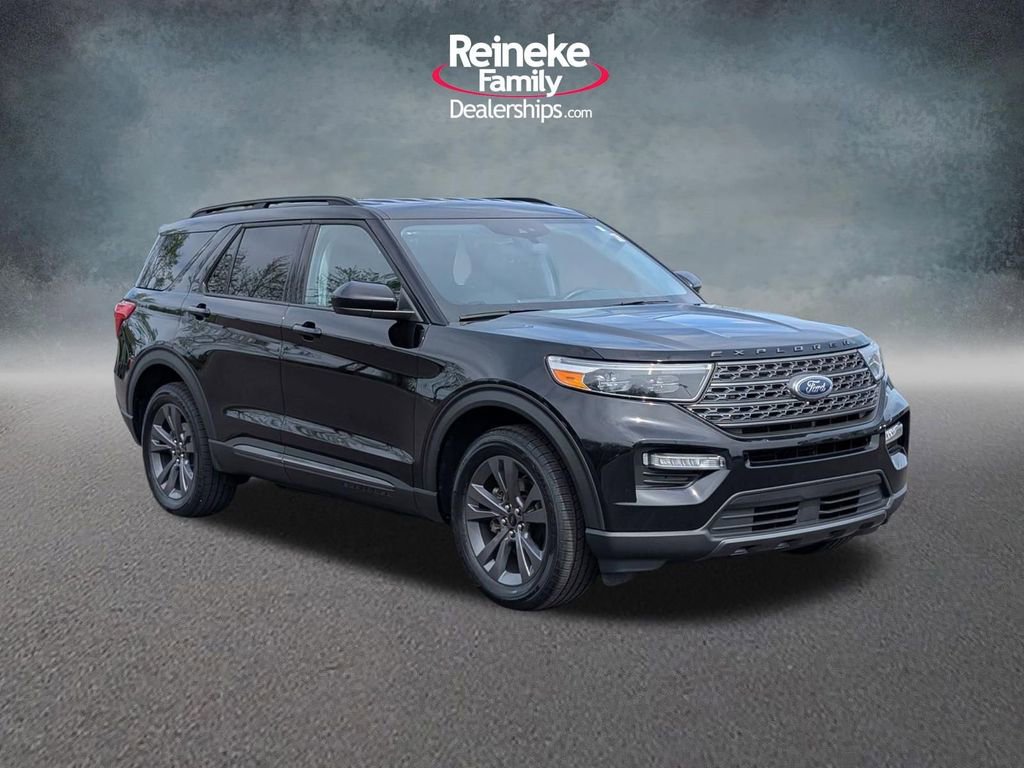 Used 2023 Ford Explorer XLT w/ Equipment Group 202A AWD/4WD image 3