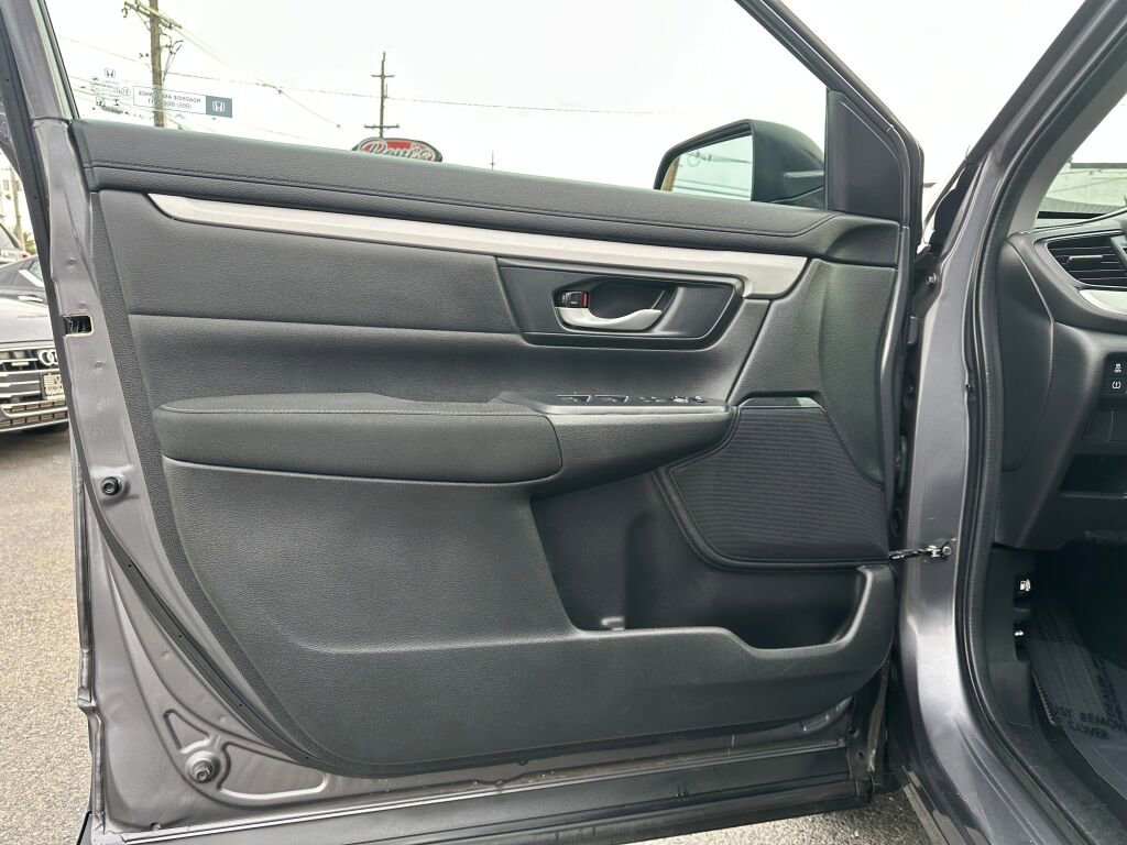 Used 2018 Honda CR-V LX image 9