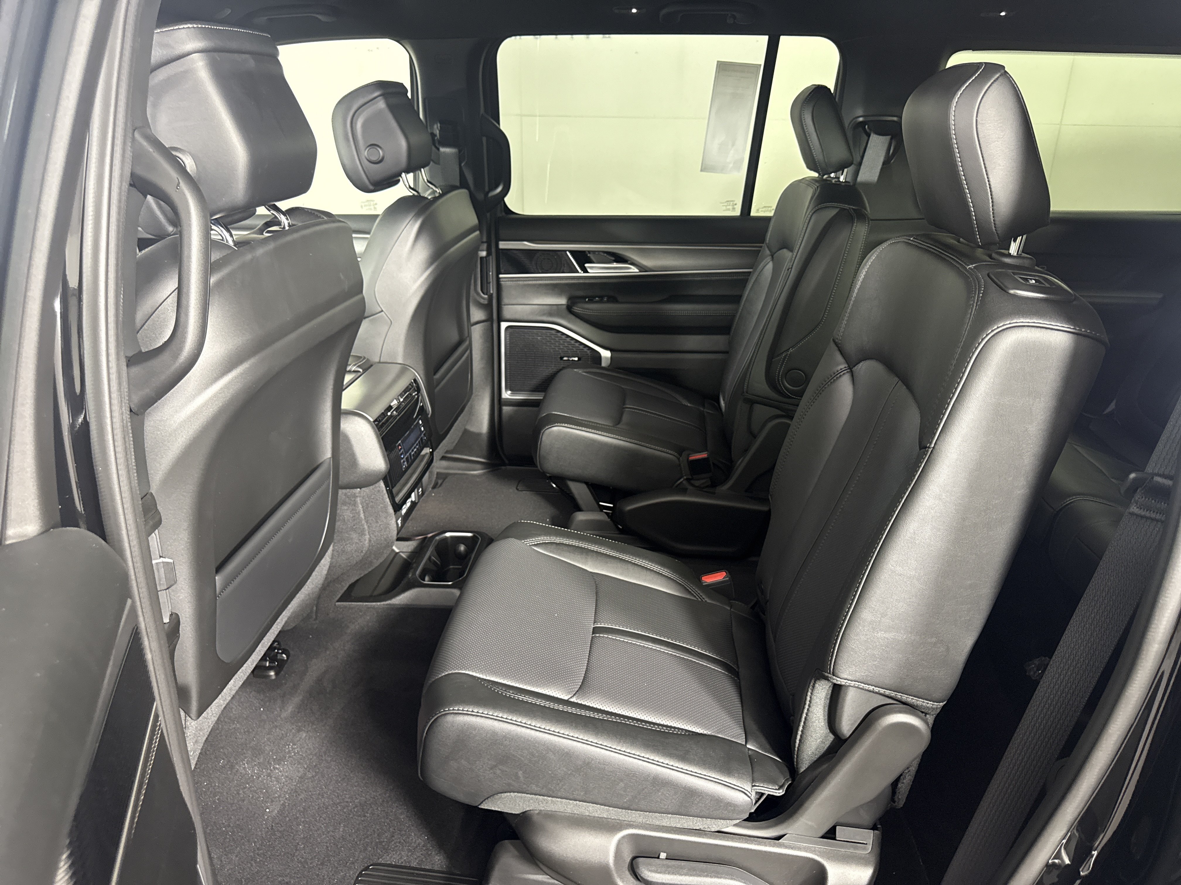 New 2026 Jeep Grand Wagoneer L Limited AWD/4WD image 14