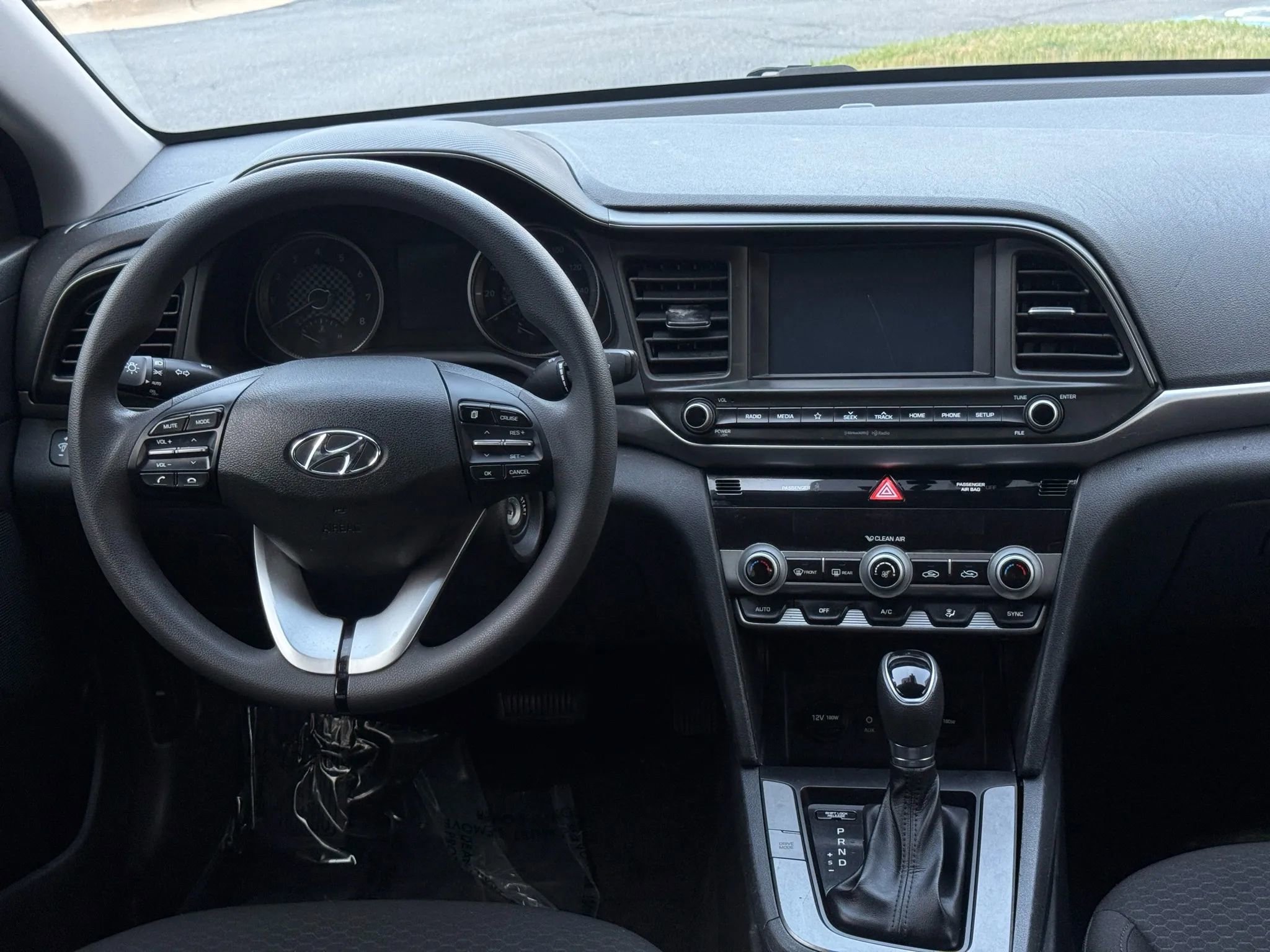 Used 2020 Hyundai Elantra SEL w/ Winter Weather Package image 27