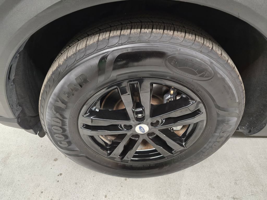 Used 2023 Ford Explorer 2WD image 9