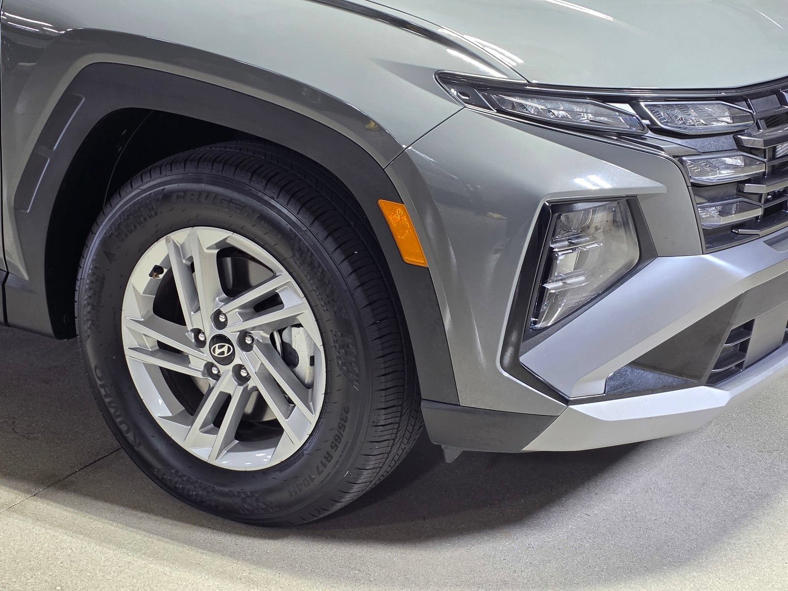 Certified 2025 Hyundai Tucson SE FWD image 10