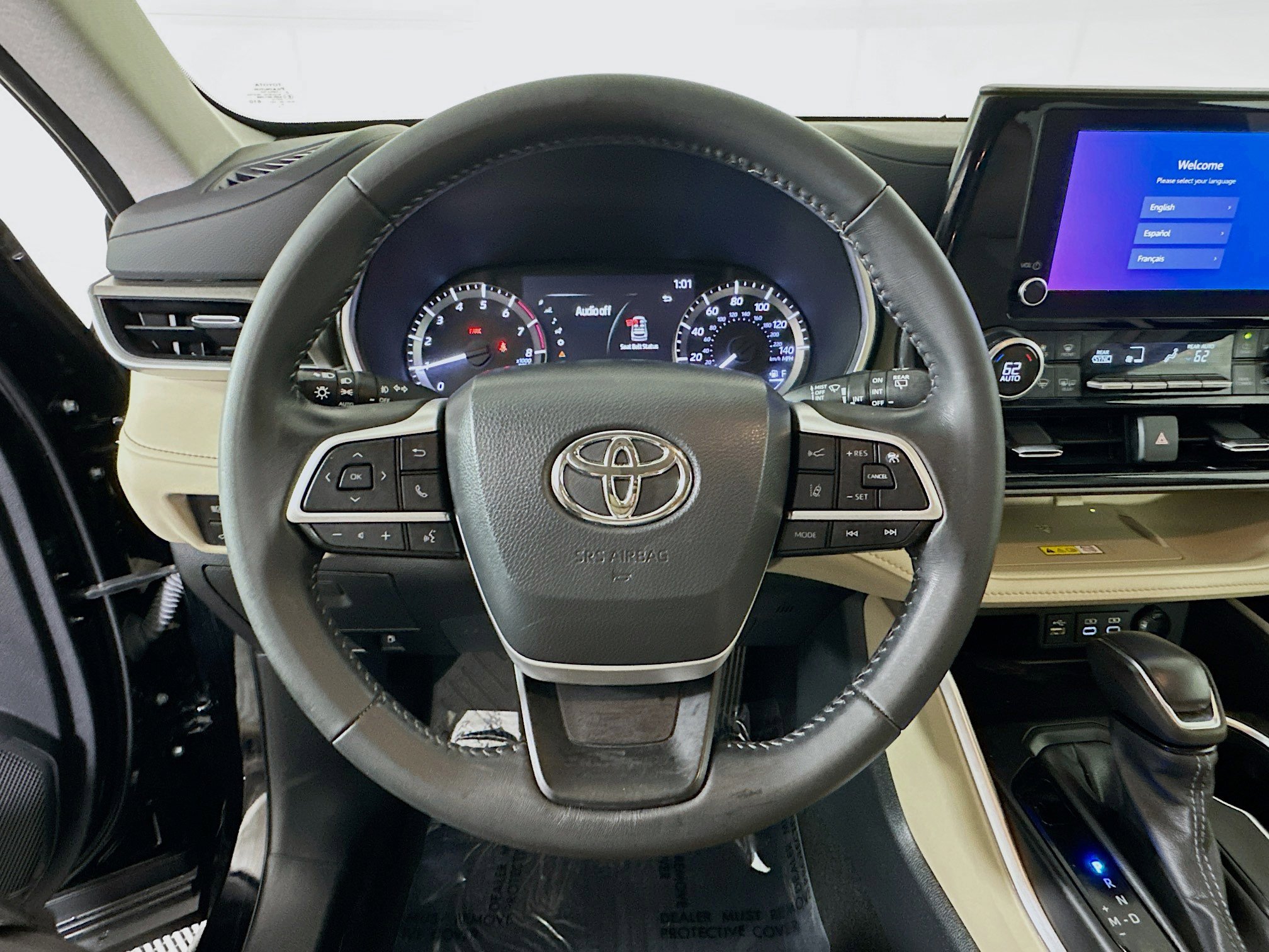Used 2023 Toyota Highlander XLE AWD/4WD image 15