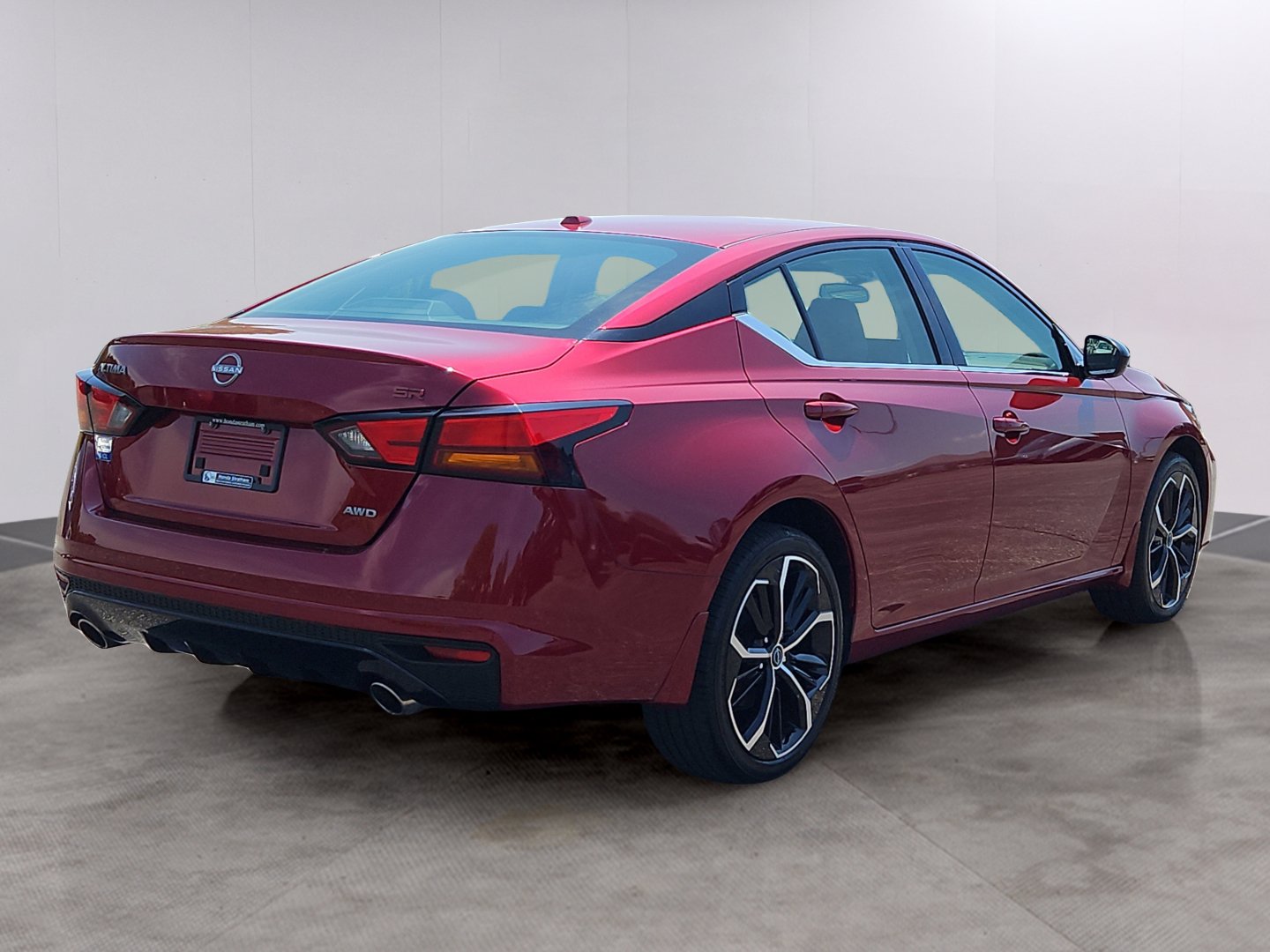 Used 2024 Nissan Altima 2.5 SR w/ SR Premium Package AWD/4WD image 2