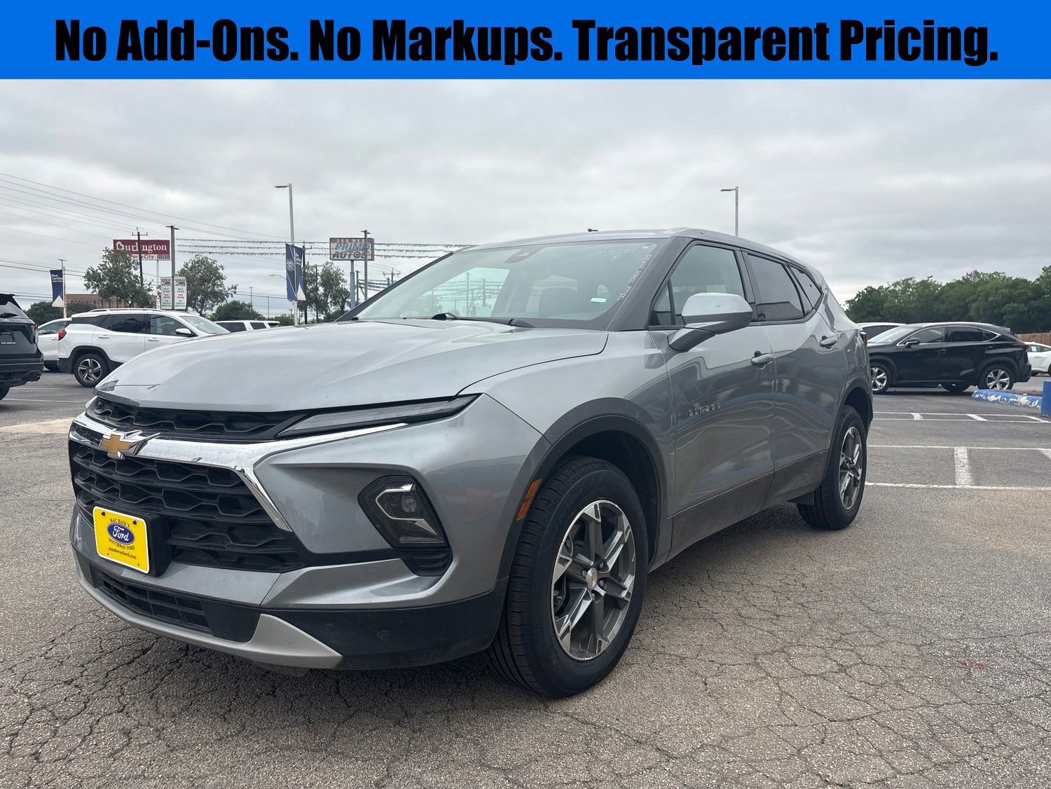 Used 2025 Chevrolet Blazer LT FWD image 1