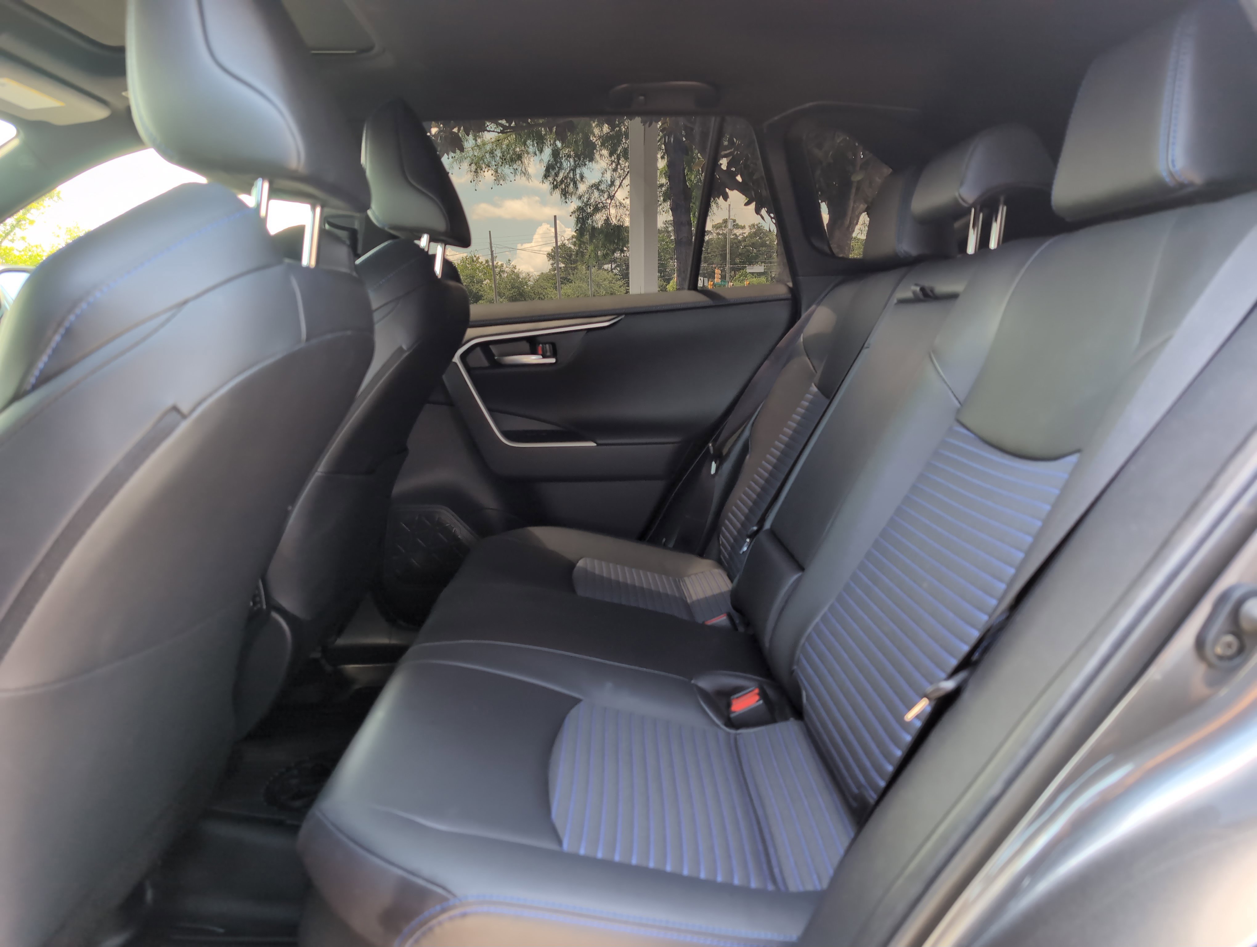 Certified 2025 Toyota RAV4 XSE AWD/4WD image 31