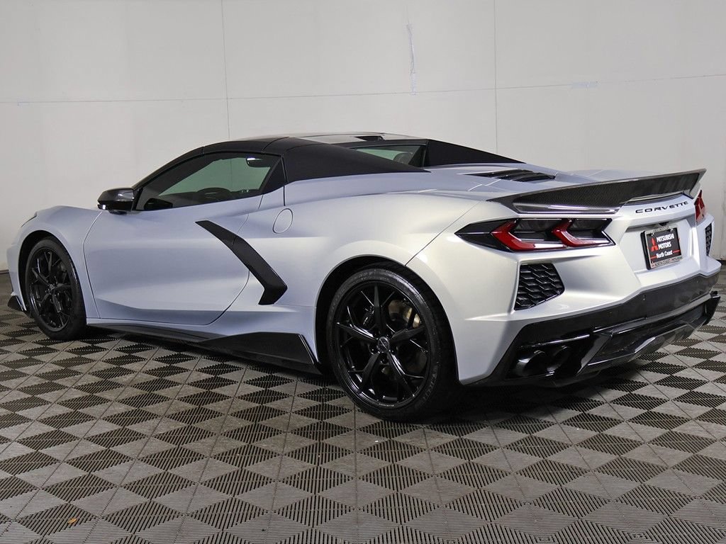 Used 2021 Chevrolet Corvette Stingray Premium Conv w/ Z51 Performance Package RWD image 11