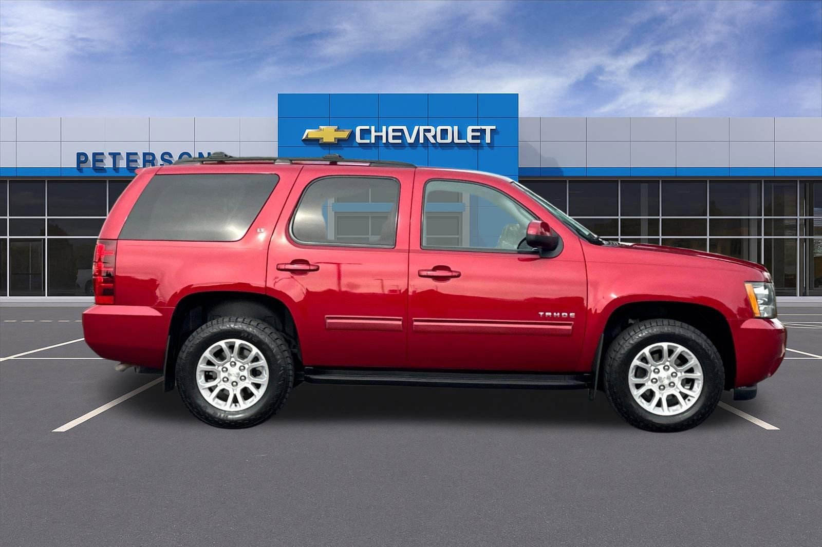 Used 2013 Chevrolet Tahoe LT w/ Luxury Package AWD/4WD image 3