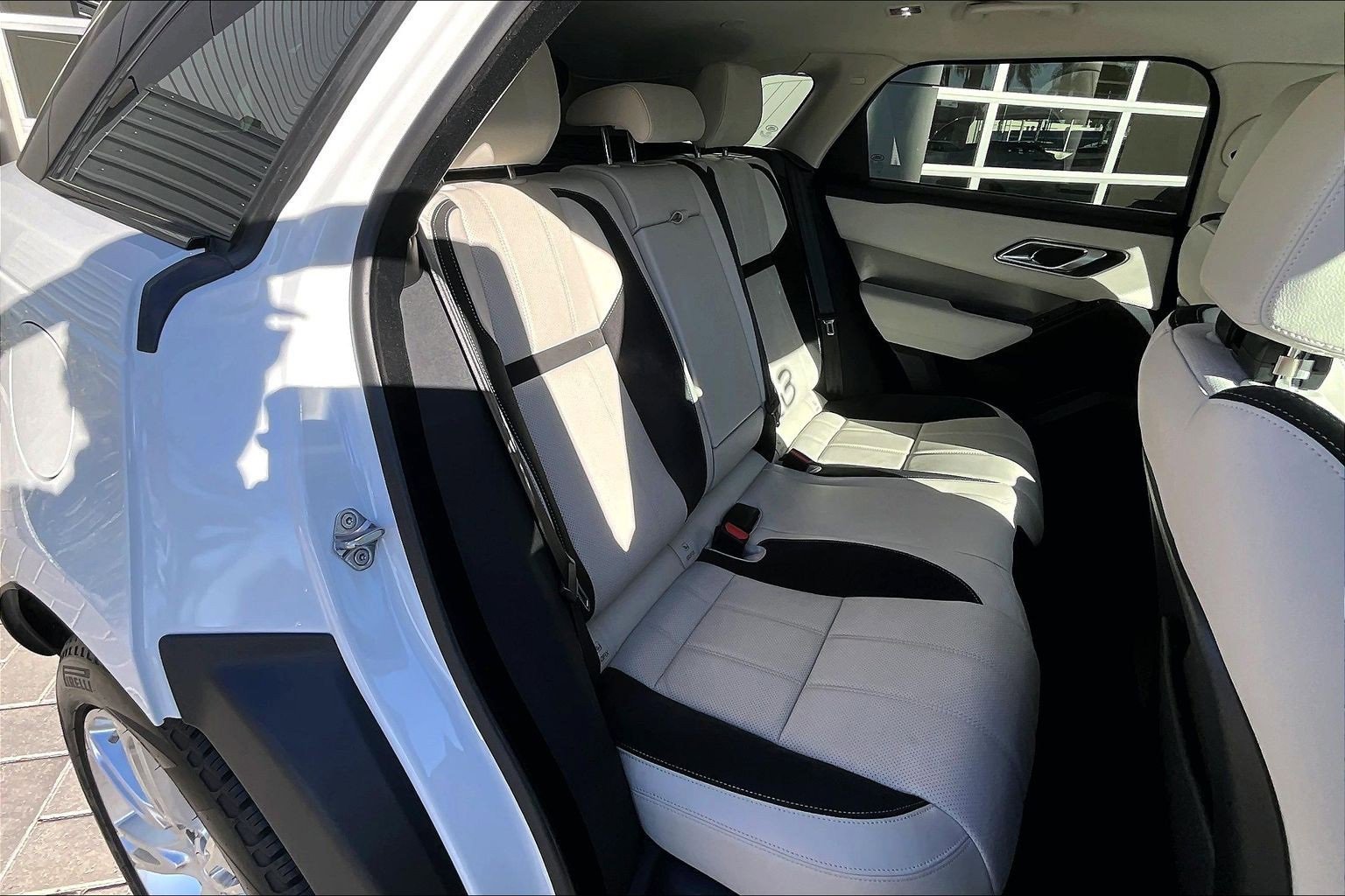 Used 2023 Land Rover Range Rover Velar S image 27