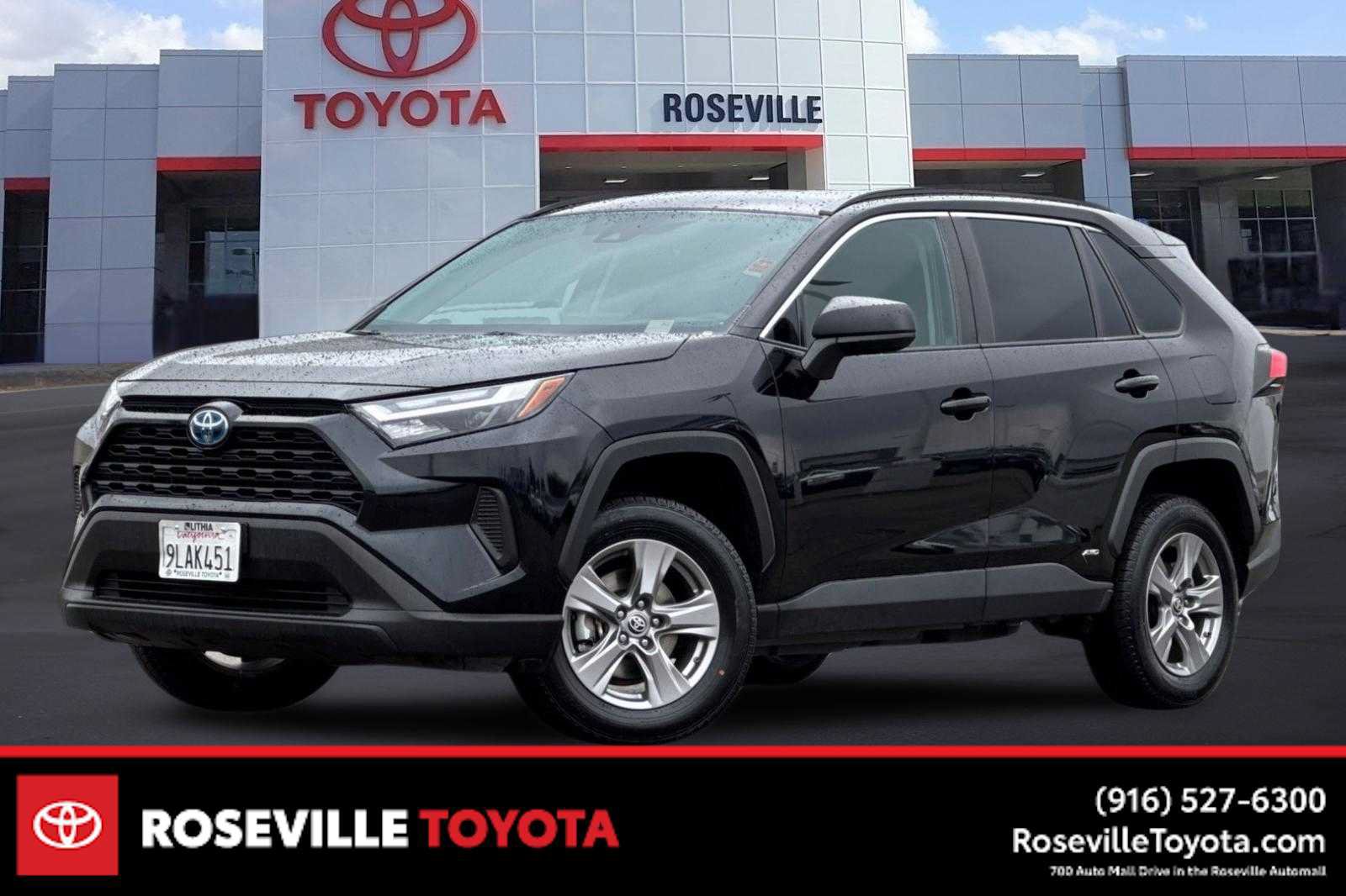 Certified 2024 Toyota RAV4 LE AWD/4WD image 1