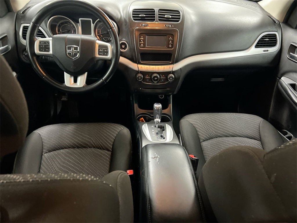 Used 2020 Dodge Journey SE w/ SE Popular Equipment Group image 10