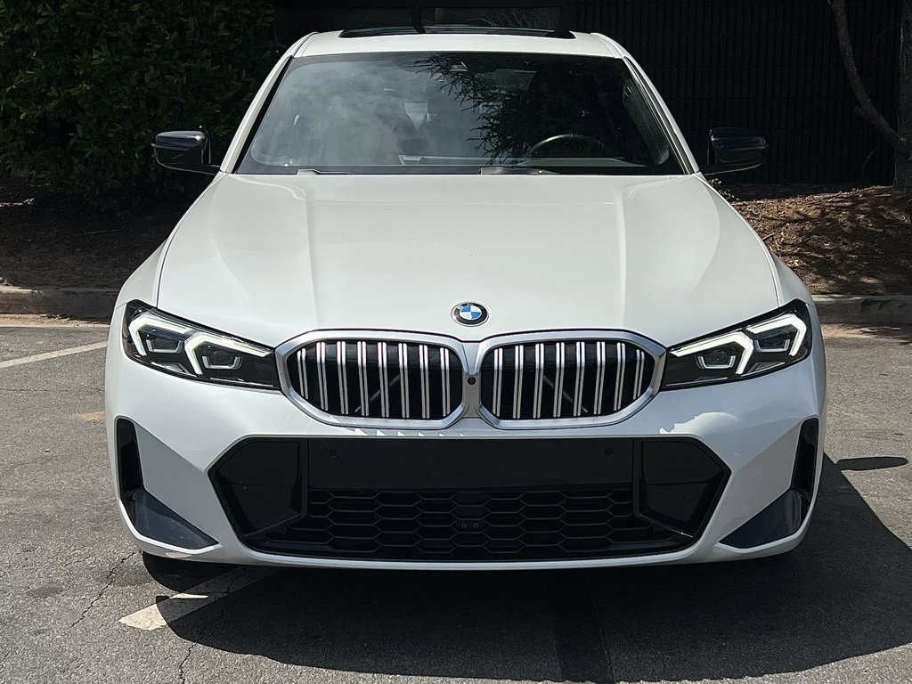 Used 2025 BMW 330i Sedan w/ M Sport Package image 3