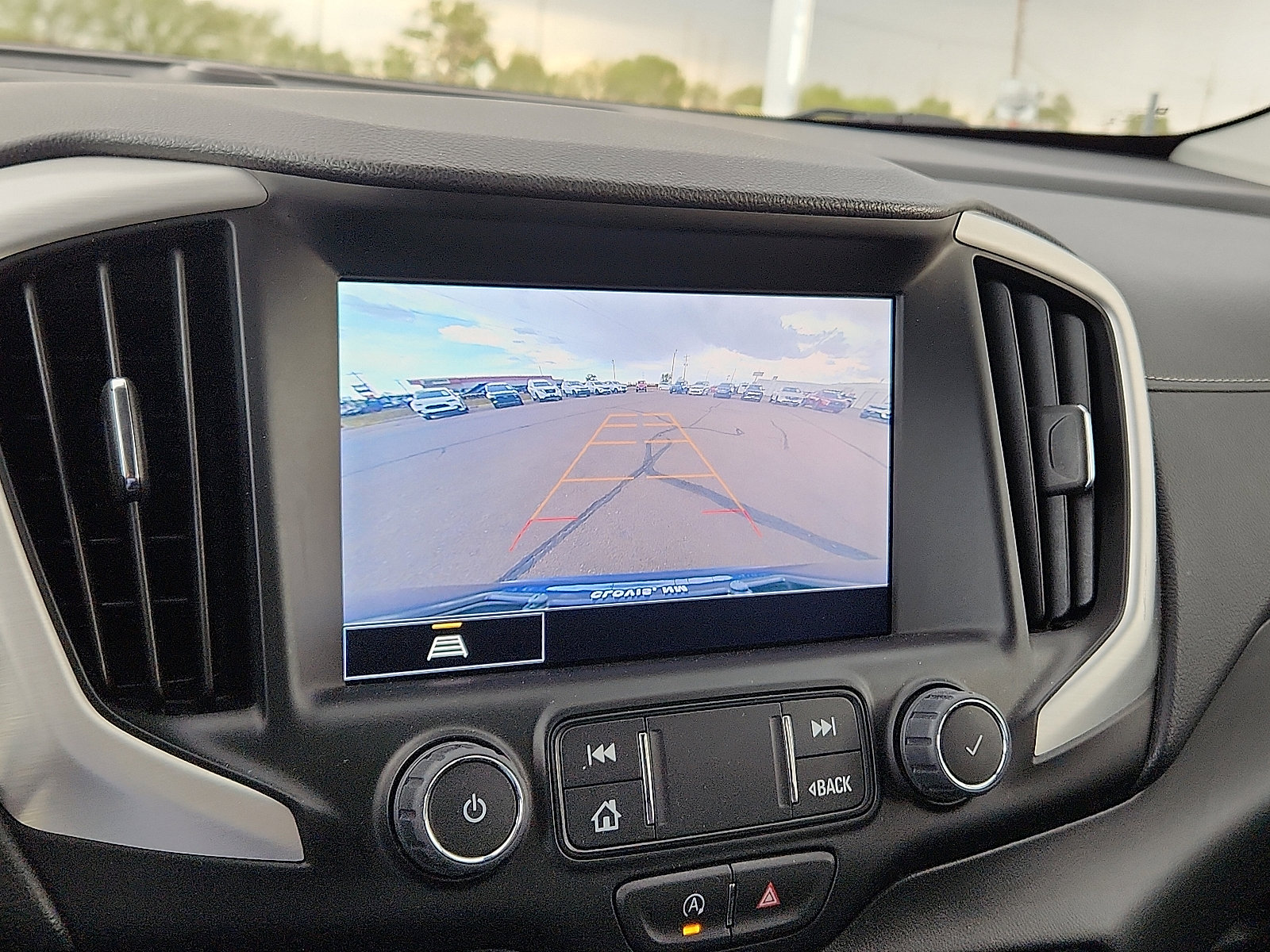 Used 2022 GMC Terrain SLT w/ Elevation Edition image 13