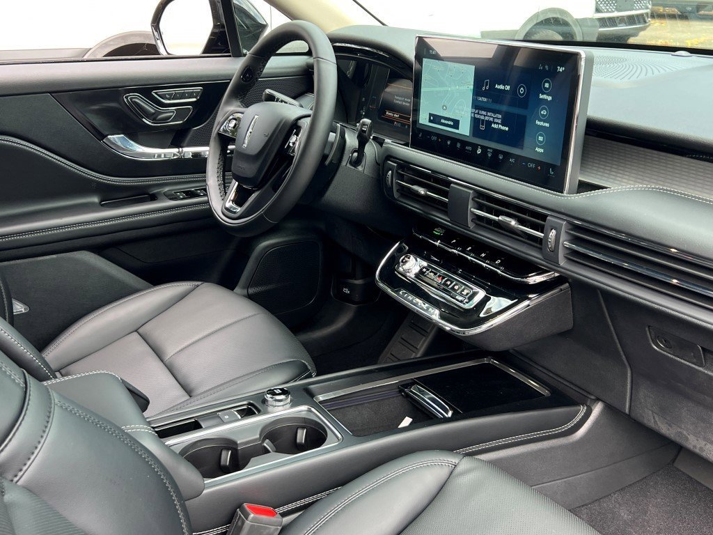 New 2026 Lincoln Corsair Premiere image 9