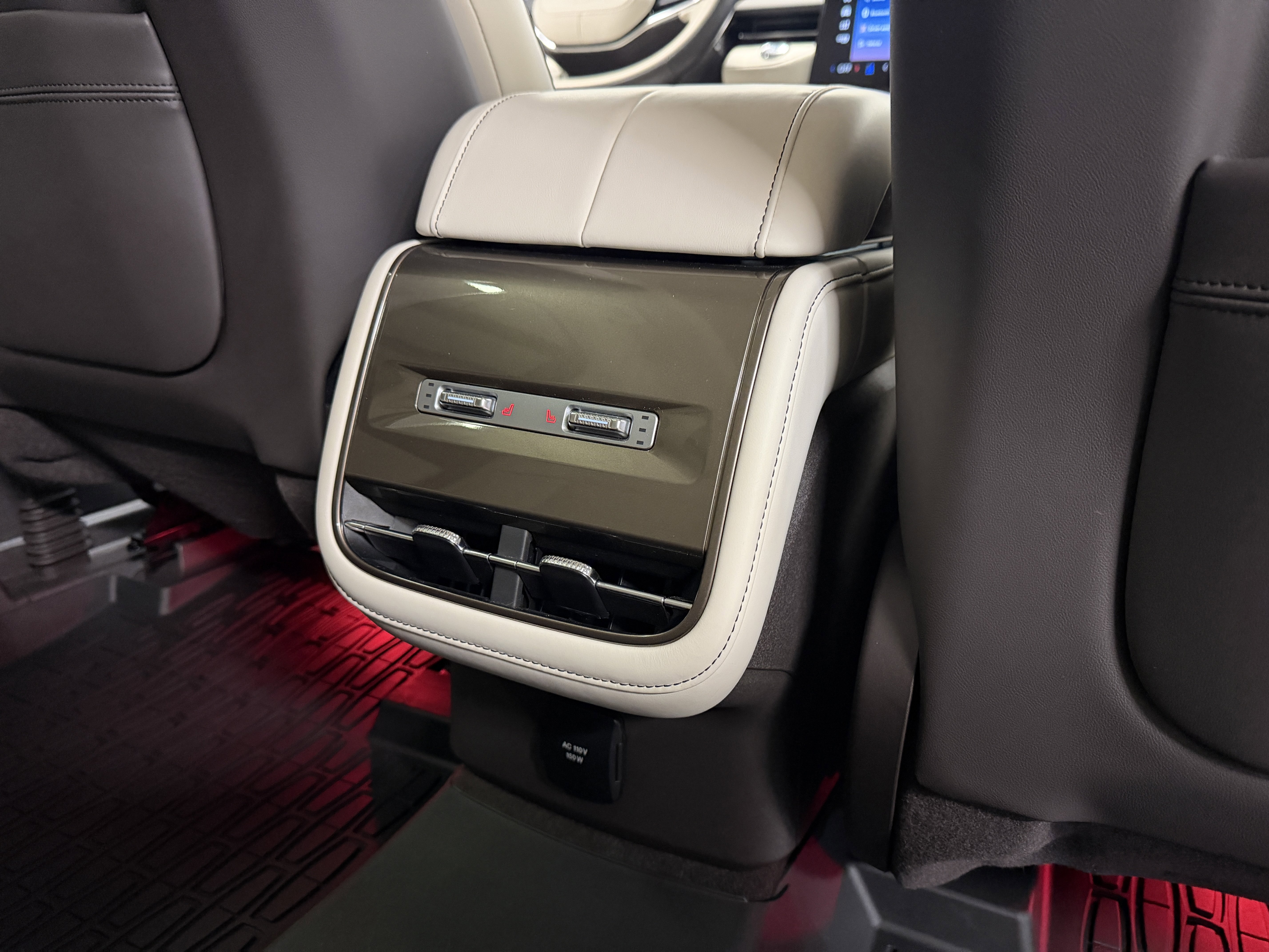 Used 2024 Lincoln Nautilus Black Label w/ Jet Appearance Package (87T) image 25