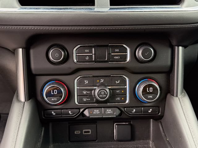 Used 2022 Chevrolet Suburban LT RWD image 13