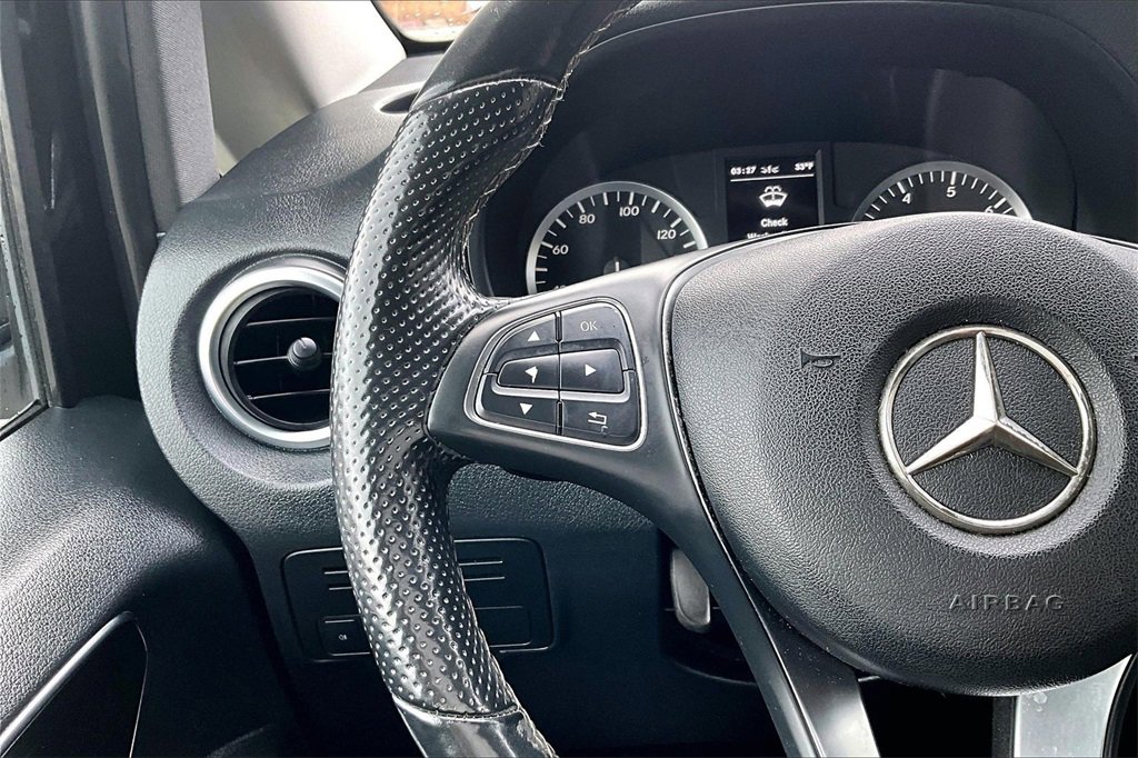 Used 2018 Mercedes-Benz Metris Passenger image 16
