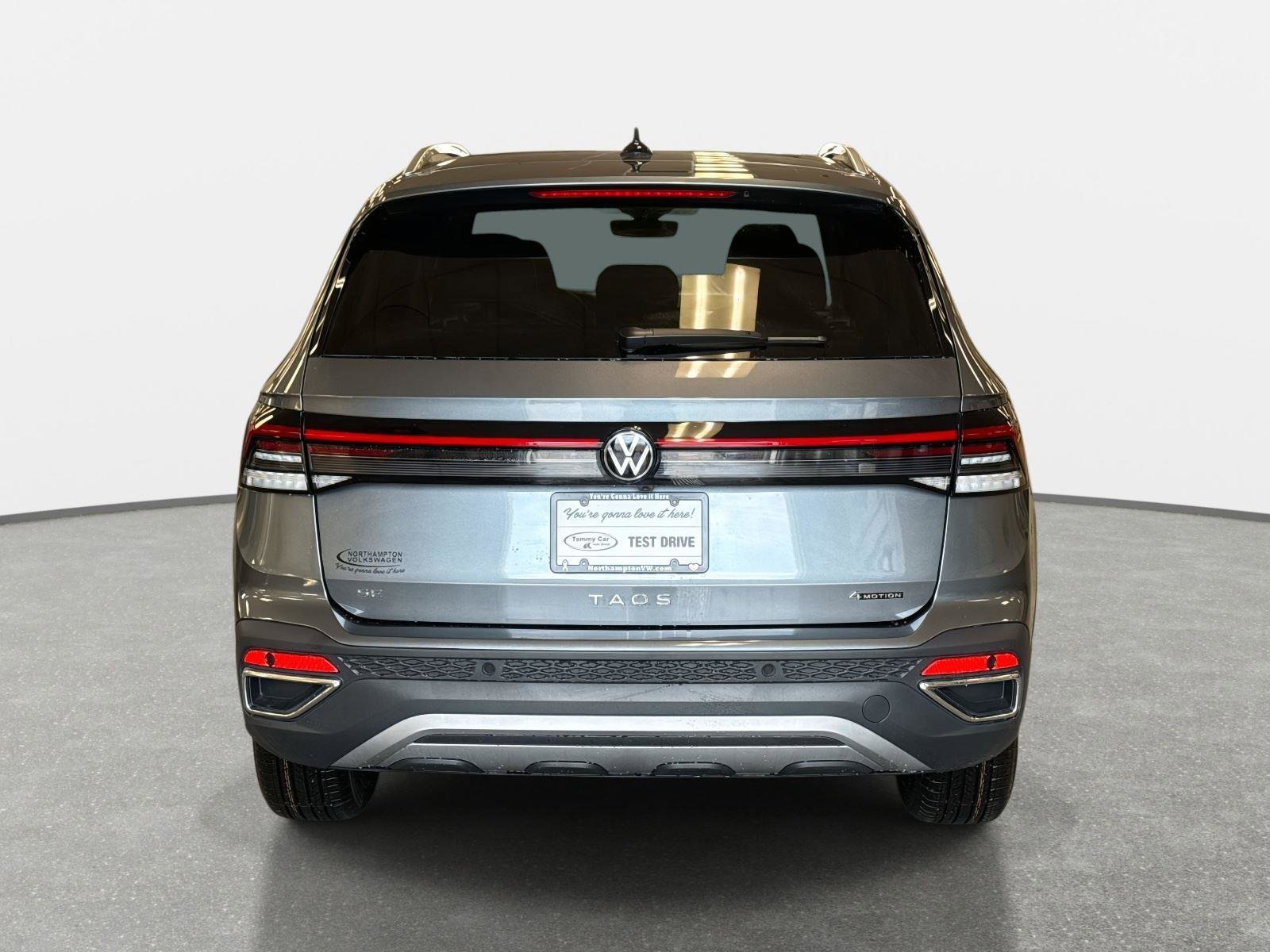 New 2026 Volkswagen Taos SE image 6