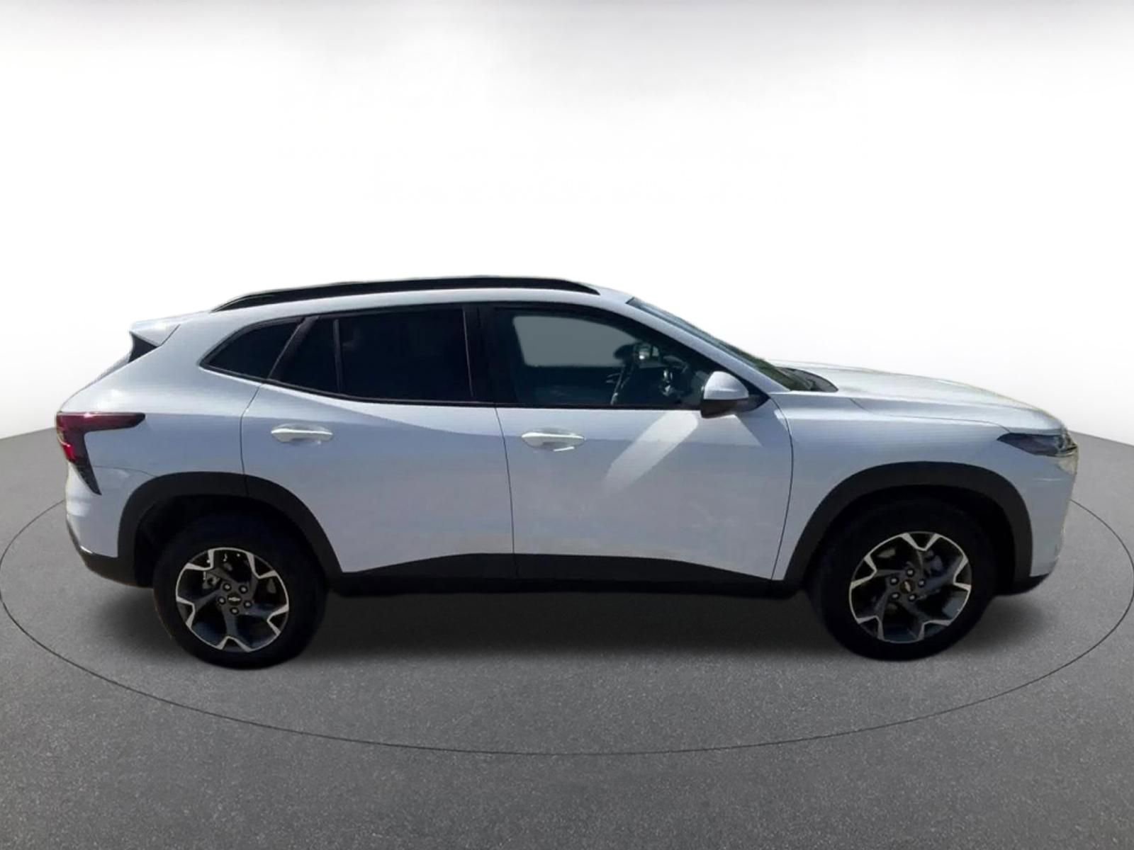 Used 2025 Chevrolet Trax LT image 16