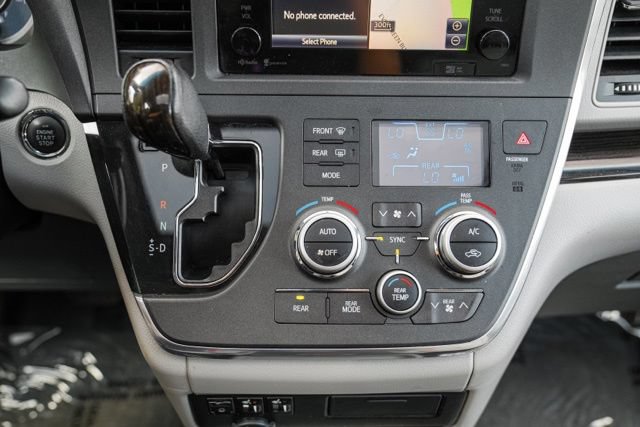 Used 2015 Toyota Sienna XLE w/ XLE Navigation Package FWD image 34