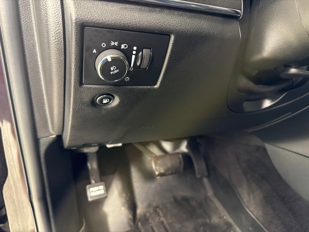 Used 2018 Jeep Grand Cherokee Limited AWD/4WD image 14
