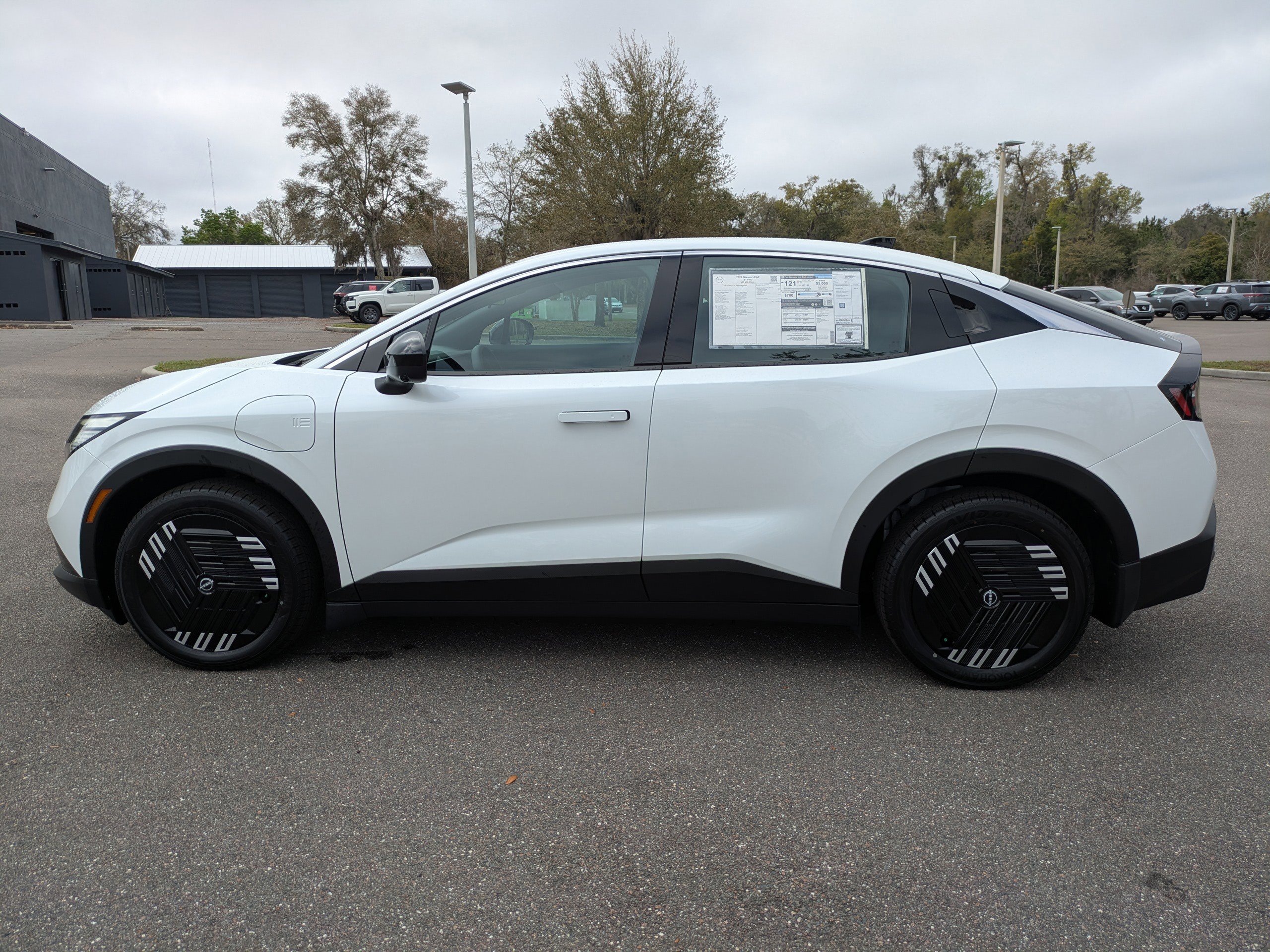 New 2026 Nissan Leaf image 7