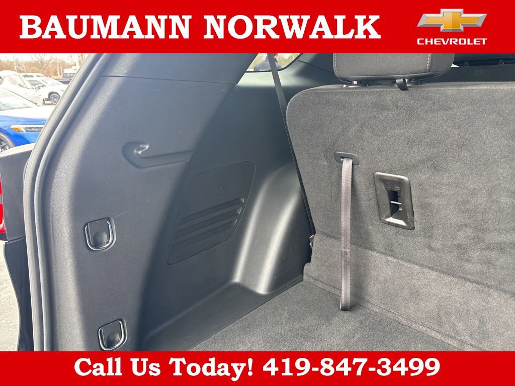 Used 2023 Chevrolet Traverse LT image 41