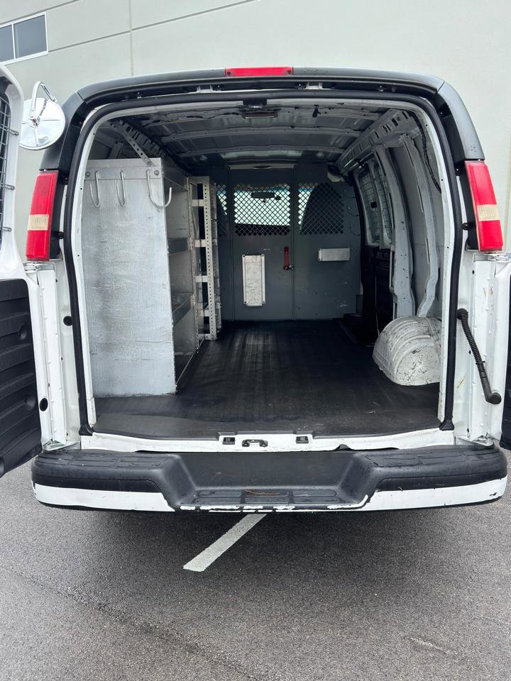 Used 2013 Chevrolet Express 1500 RWD image 5