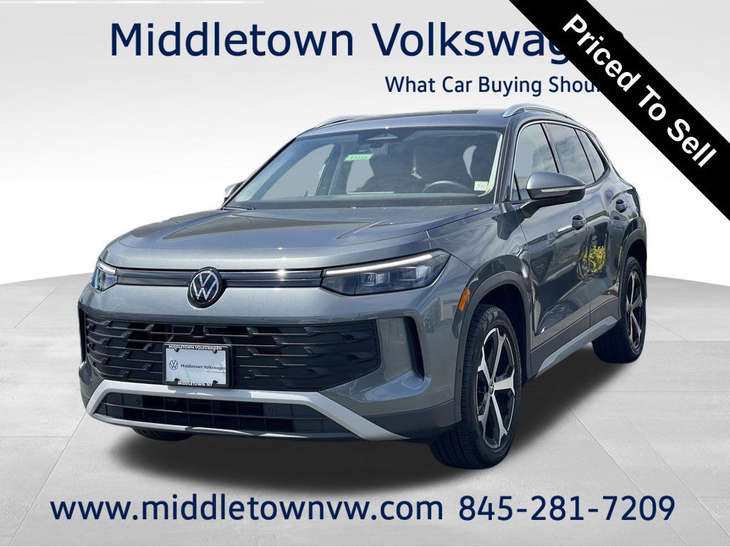 Used 2025 Volkswagen Tiguan SE