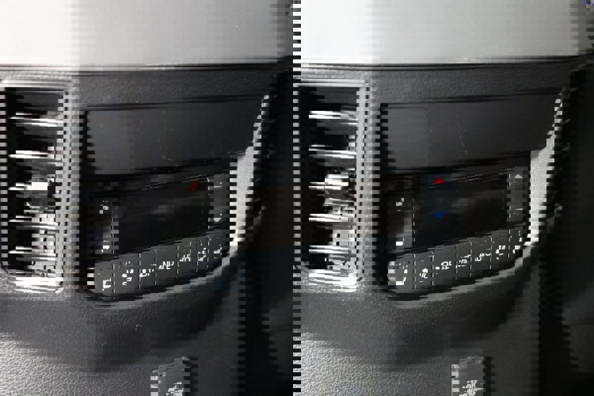 Used 2025 Toyota Sequoia Platinum image 35