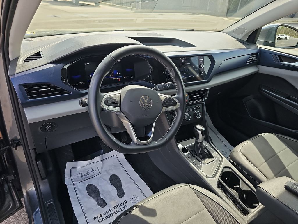 Used 2022 Volkswagen Taos SE w/ Panoramic Sunroof Package image 19