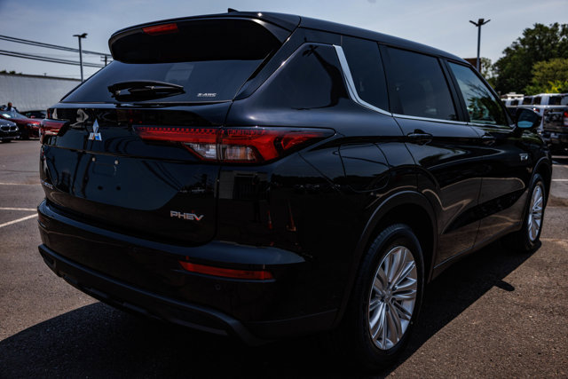 New 2025 Mitsubishi Outlander ES image 5
