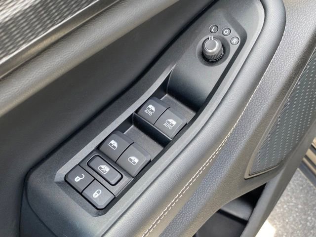 Used 2025 Jeep Grand Cherokee Altitude AWD/4WD image 11