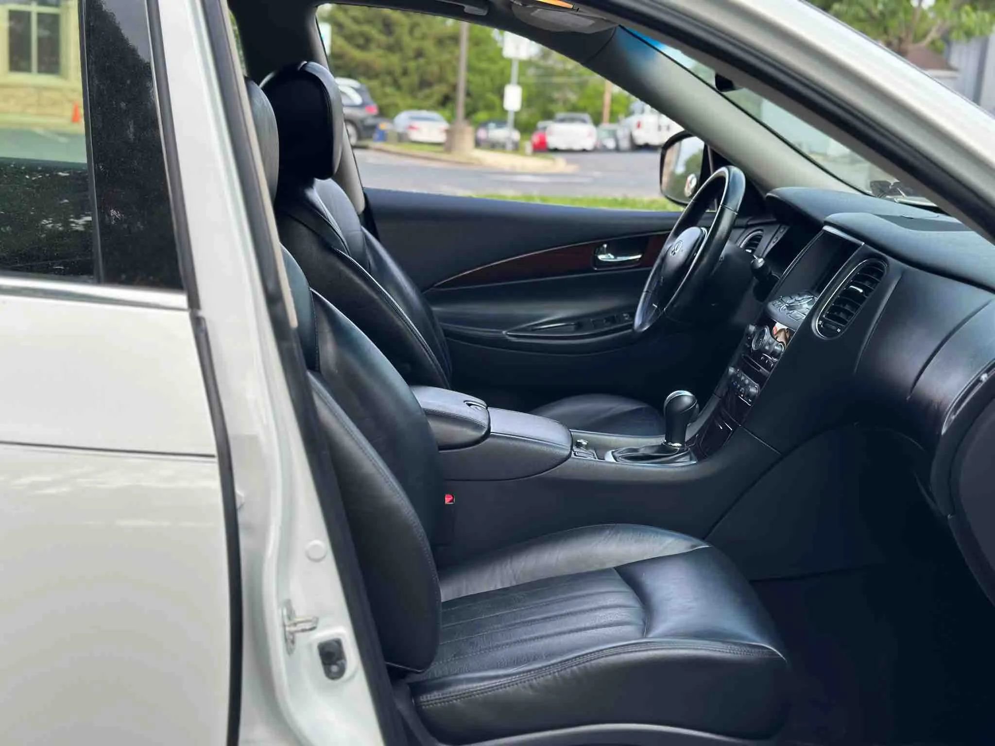 Used 2012 INFINITI EX35 Journey w/ Premium Pkg image 21