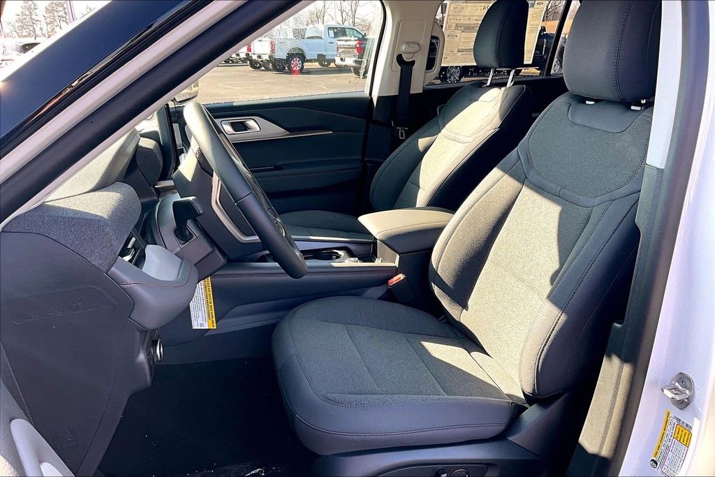 New 2026 Ford Explorer Active image 9